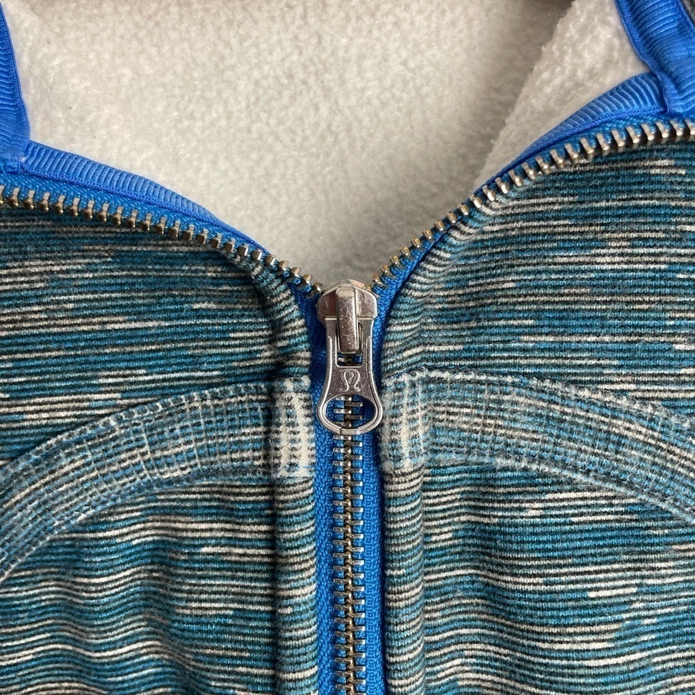 Lululemon Scuba Hoodie “Wee Are From Space” Size 6 - Picture 5 of 10